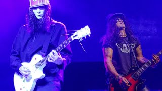 SLASH VS BUCKETHEAD [upl. by Arrec]