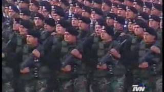 Comandos Entonan Los Viejos Estandartes En Parada Militar 2001 [upl. by Pascia]