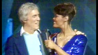 Dionne Warwick amp Burt Bacharach  SOLID GOLD  quotThats What Friends Are Forquot 1251986 [upl. by Attena]