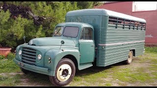 Camion Citroën U55 de 1960 [upl. by Akirej]