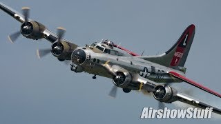 B17 Flying Fortress Low Flybys  Thunder Over Michigan 2018 [upl. by Lorena]