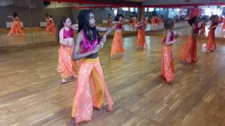 Danse indienne  Bharati  Bole chudiyan [upl. by Byran120]