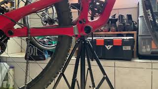 How to remove Race Face Next R cranks [upl. by Gareth734]