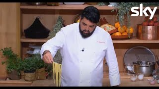 Gli spaghetti aglio e olio rivisitati da chef Cannavacciuolo  Puntata 4  Antonino Chef Academy [upl. by Laresa]