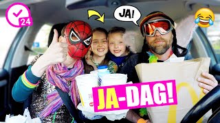 24 UUR ALLEEN MAAR JA ZEGGEN tegen ONZE KINDEREN Yes Day Challenge ♥DeZoeteZusjes♥ [upl. by Iccir670]