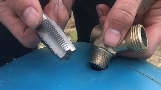 how and why to use a “TAPERED” tap NPT thread National Pipe Thread [upl. by Zampardi]