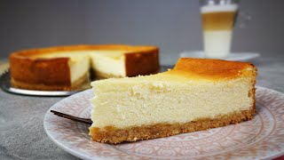 Käsekuchen mit Keksboden amp Mandeln  10 Minuten Zubereitung  Quarkkuchen  Kikis Kitchen [upl. by Aissila]