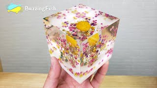 EASY DIY 🌼 Dried Flowers in Resin Decor 🌼  Resin Art [upl. by Eitsirhc8]