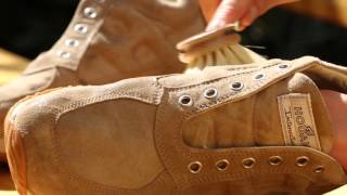 Wildlederschuhe reinigen Ein einfacher Trick [upl. by Goldfinch]