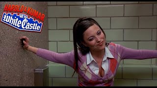 Por Eso Las Mujeres Van Juntas Al Baño quotBatalla de Pedosquot  Harold amp Kumar HD [upl. by Gayner]