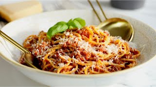 Traditional Spaghetti Bolognese Classic Italian Sauce [upl. by Erodoeht350]